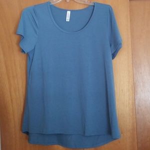 Never worn Lularoe perfect tshirt